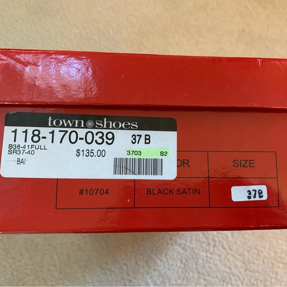 Red Carpet Collection Women’s Dress Shoes - Picture 7 of 7